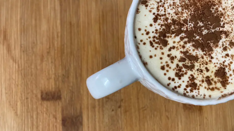 Tiramisu latte from above.
